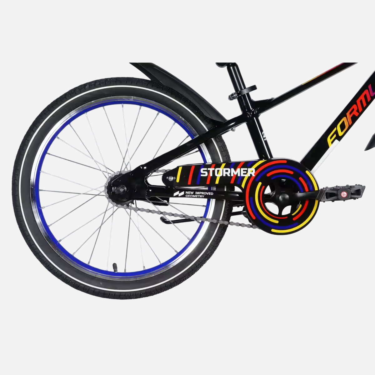 Дитячий велосипед Formula Kid STORMER 20" — крупний план заднього колеса з синім ободом, ланцюгом та кольоровим захистом зірки