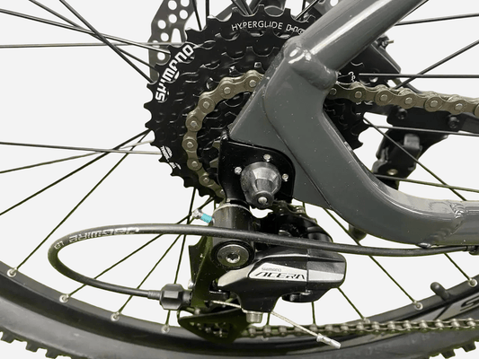 Cronus Ultimatum 27.5" — задній перемикач Shimano Acera та касета Hyperglide