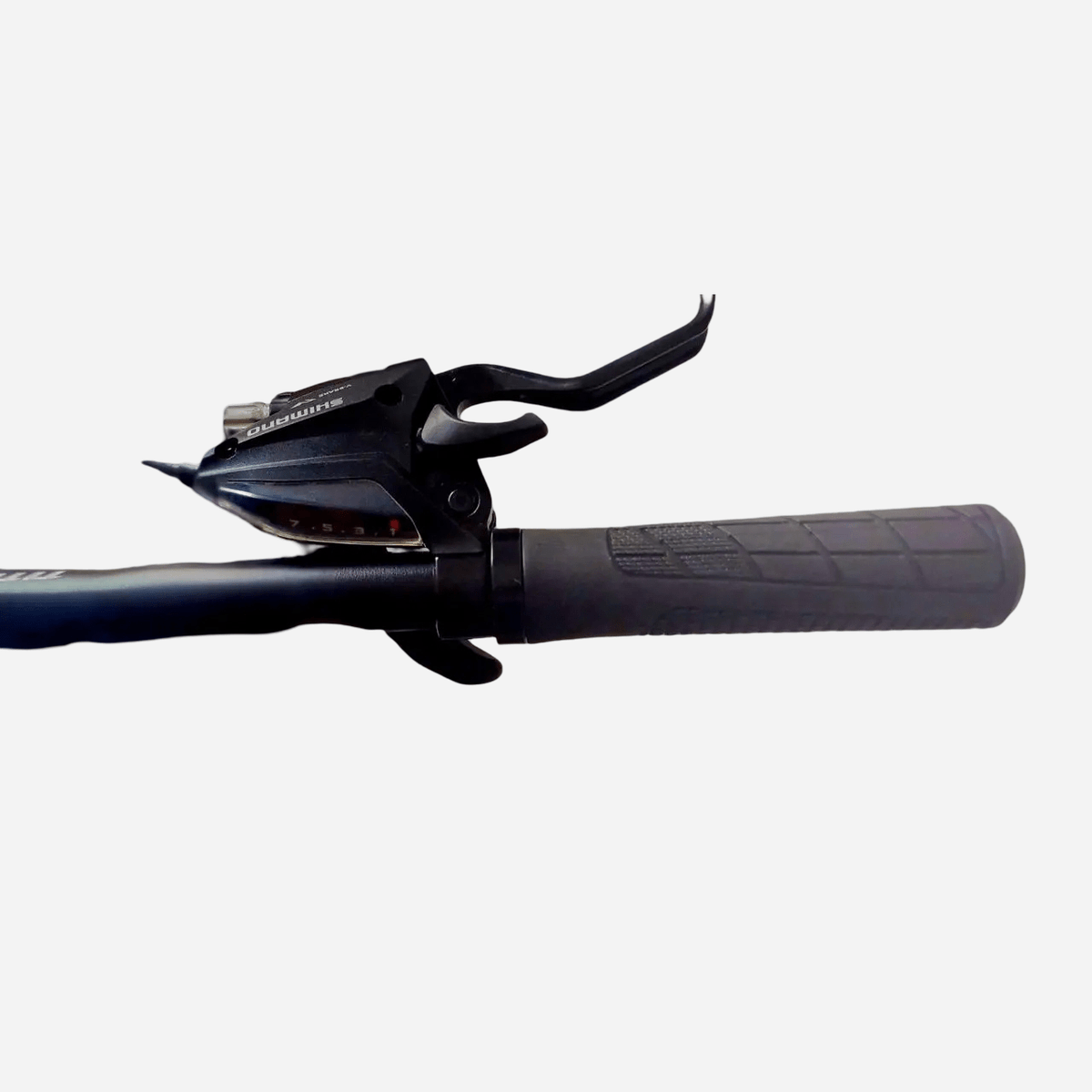 Права манетка-перемикач Shimano 7-швидкостей на кермі велосипеда Titan Giant 30.5" — важіль гальма, ергономічна гумова ручка