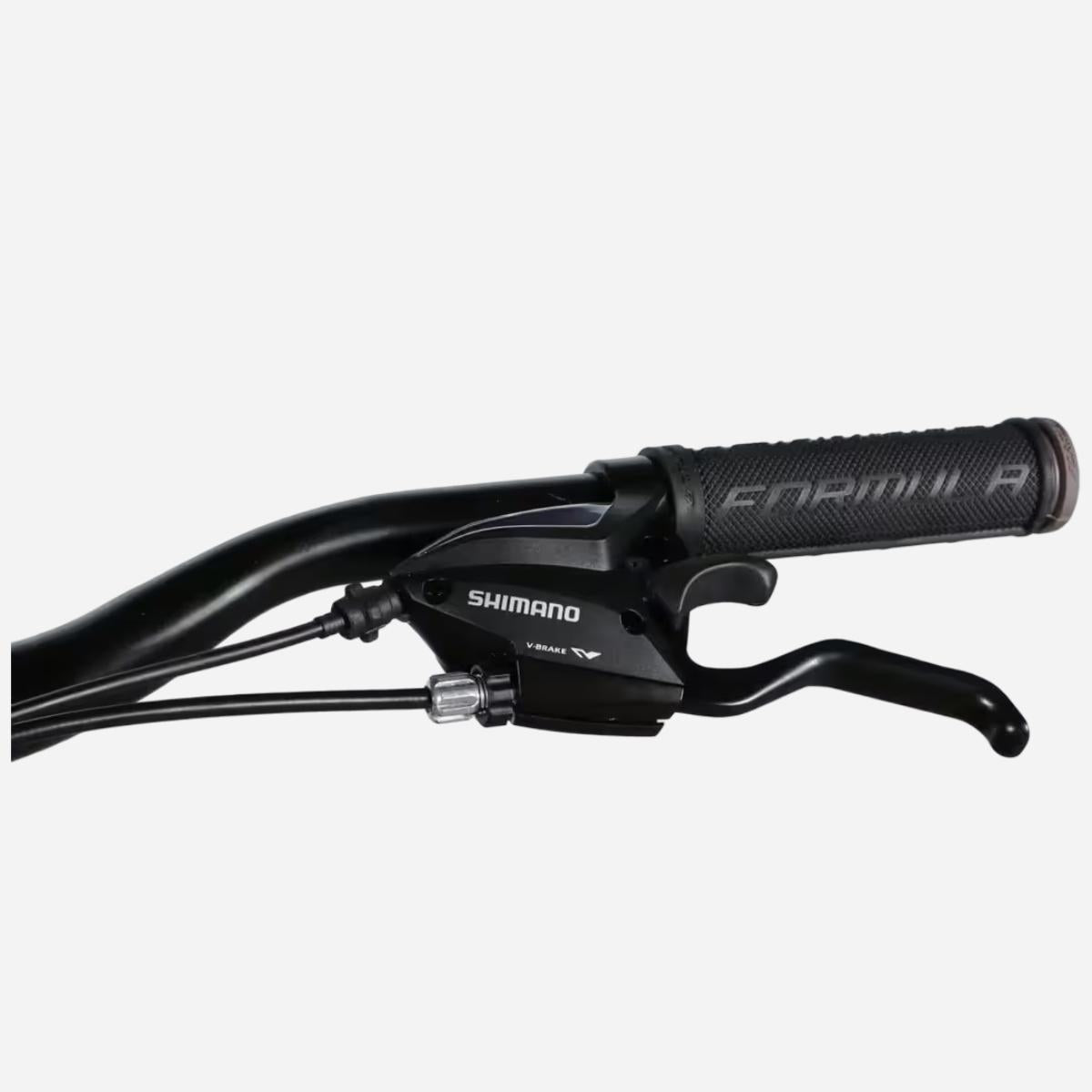 Крупний план ручки керма, перемикача Shimano та гальмівної ручки