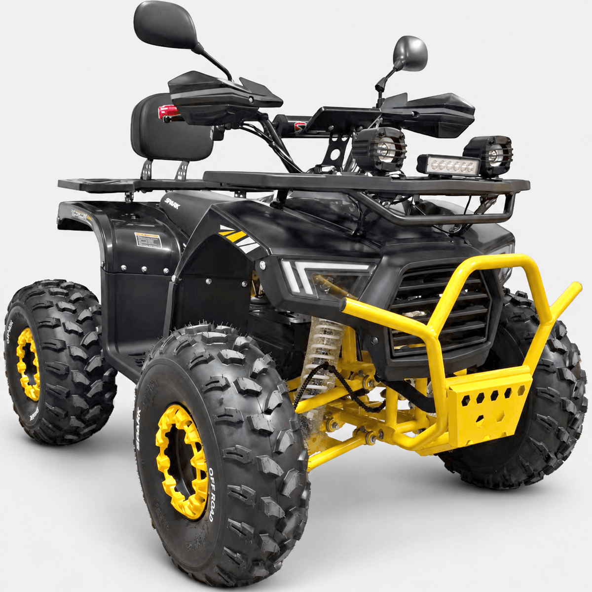 Електроквадроцикл SPARK STORM спереду під кутом, чорний корпус і жовтий бампер