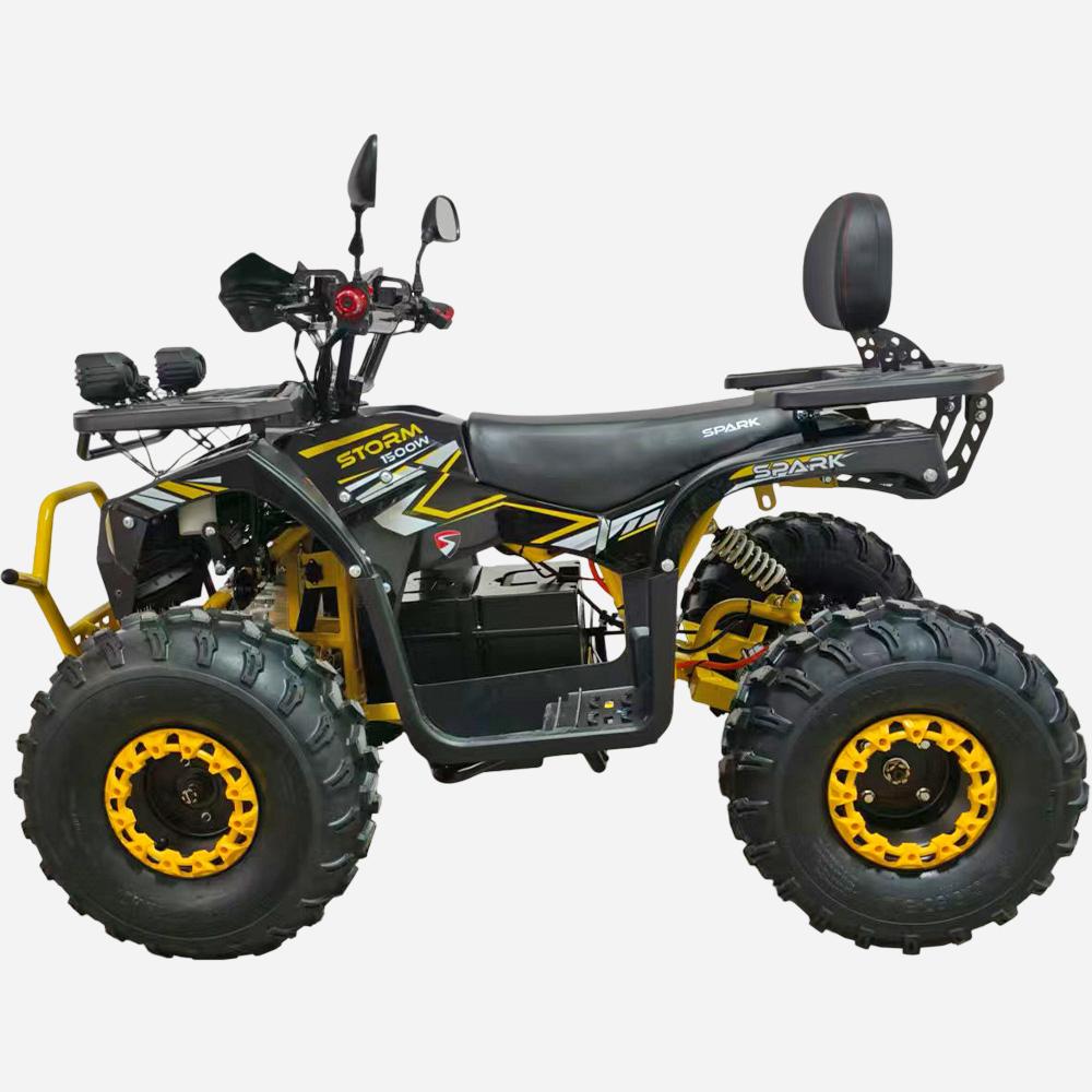 Електроквадроцикл SPARK STORM збоку, чорний корпус, жовті диски та задній багажник