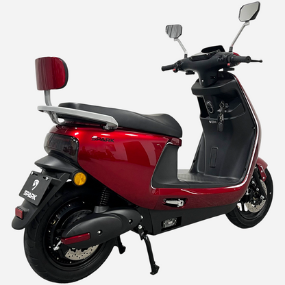 Електроскутер Spark SP2500E-1 2500 Вт червоний, тричетверті вид ззаду-справа, спинка, дискові гальма, логотип Spark