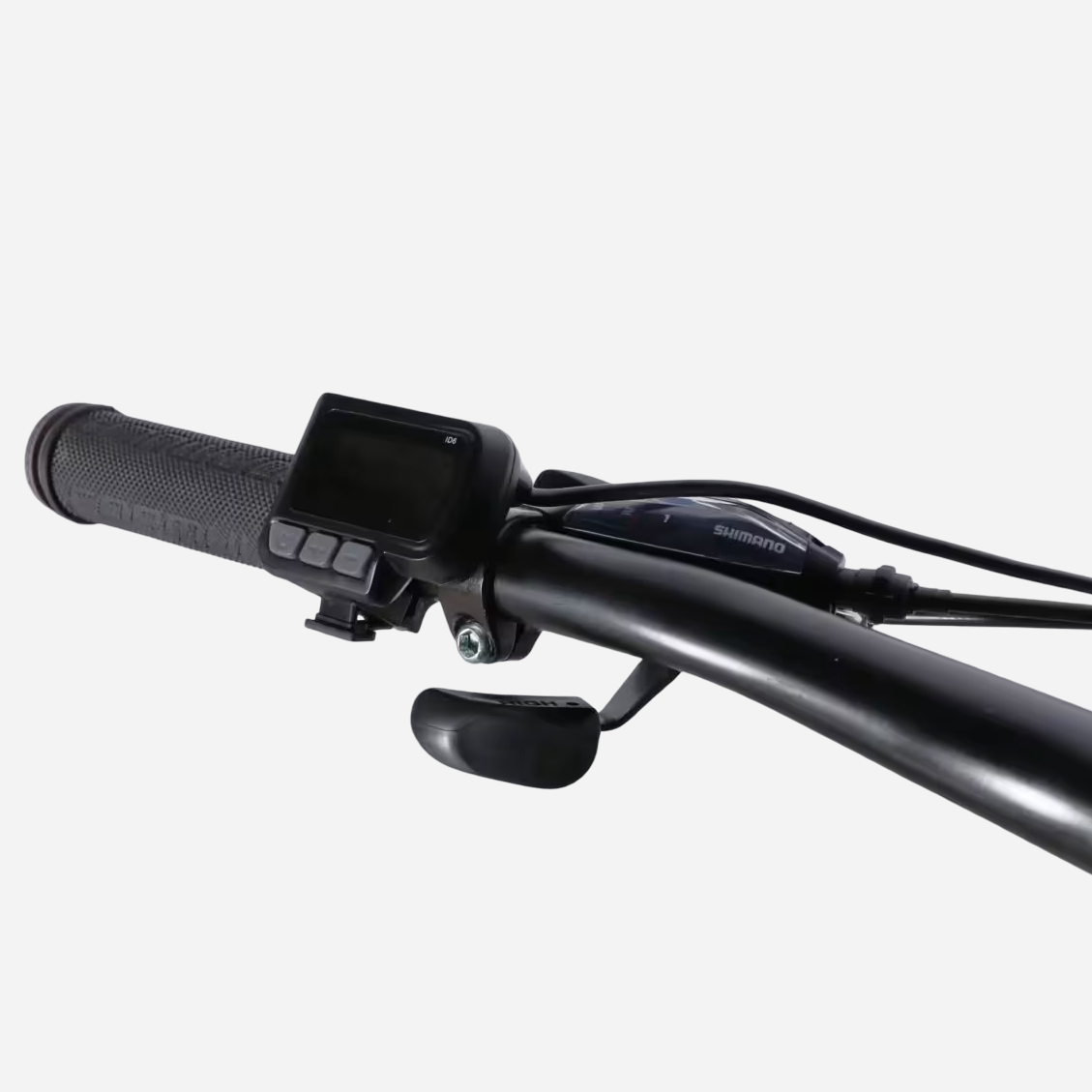 Formula eMOTION PLUS 29" — РК-дисплей електросистеми та манетка Shimano ST-EF500 на кермі