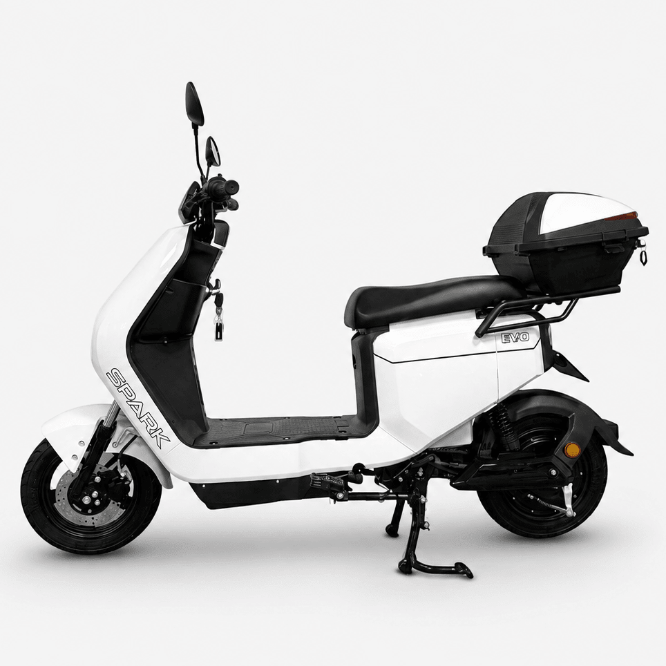 Електровелосипед SPARK EVO білий, вид збоку — дисковий гальмо, кофр, Step-through рама