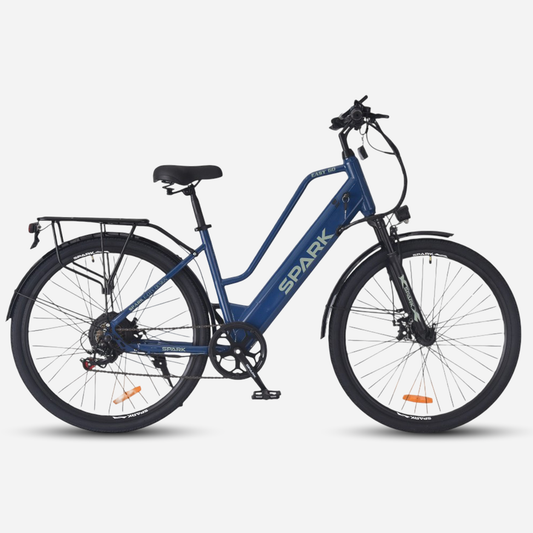 Електровелосипед Spark E-CITY EASY GO 28" сталева рама 18" — вигляд збоку справа, колір сіро-зелений матовий, з багажником та крилами