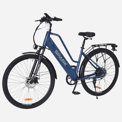 Електровелосипед Spark E-CITY EASY GO 28" — вигляд спереду-збоку, синій, жорстка вилка Spark, широкі покришки 28×2.0