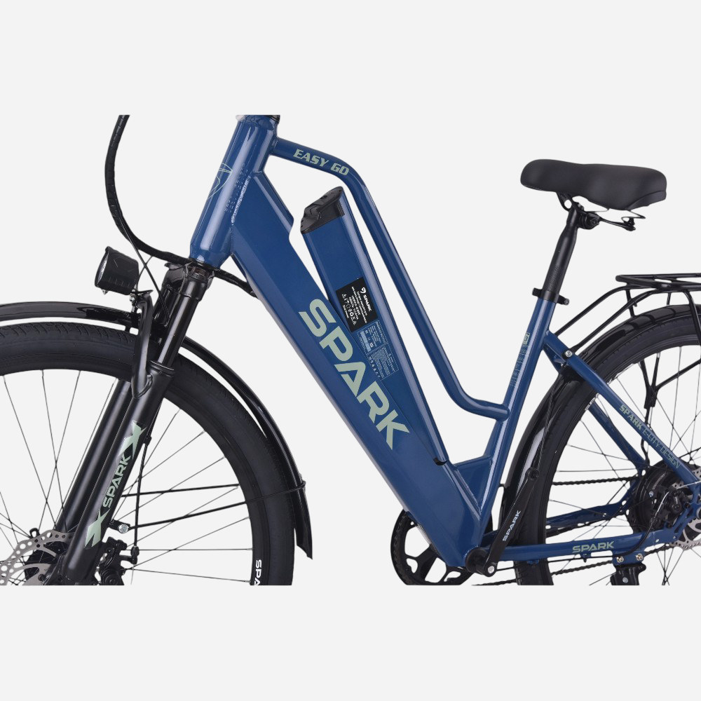 Spark E-CITY EASY GO 28" — знімний акумулятор Li-ion 48V 12,5Ah у рамі, напис EASY GO та логотип SPARK