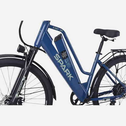 Spark E-CITY EASY GO 28" — знімний акумулятор Li-ion 48V 12,5Ah у рамі, напис EASY GO та логотип SPARK