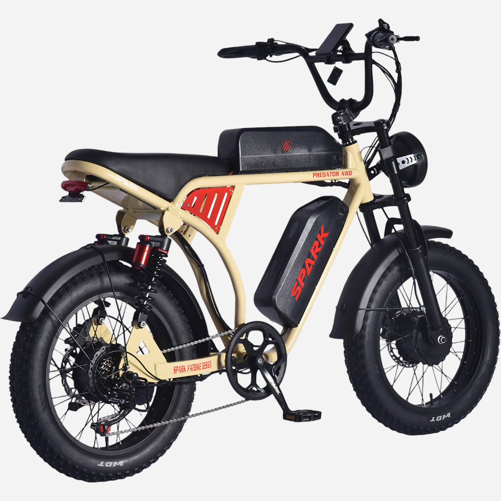 Електровелосипед SPARK PREDATOR AWD у ракурсі ззаду справа, видно ланцюг і задній перемикач.
