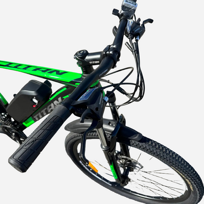 Titan FOX 29" — кермо з манетками Shimano та амортизаційною вилкою LockOut