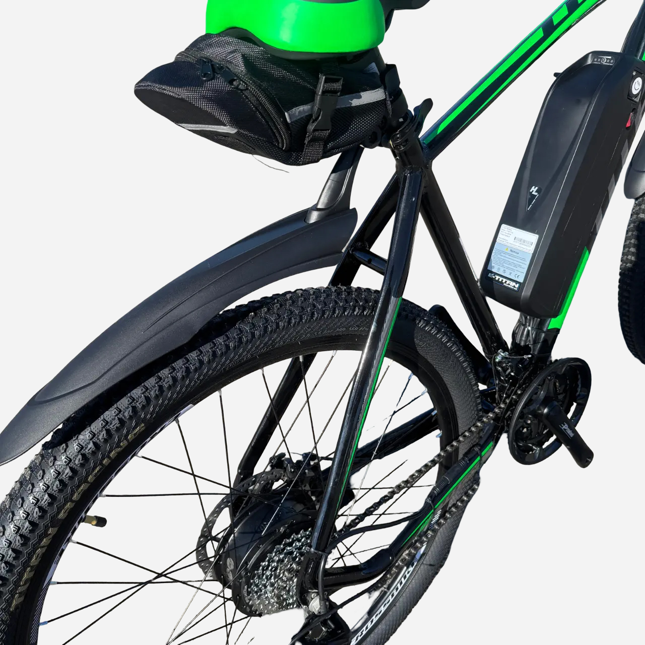 Titan FOX 29" — акумулятор 48V/13Ah на рамі та заднє колесо з крилом