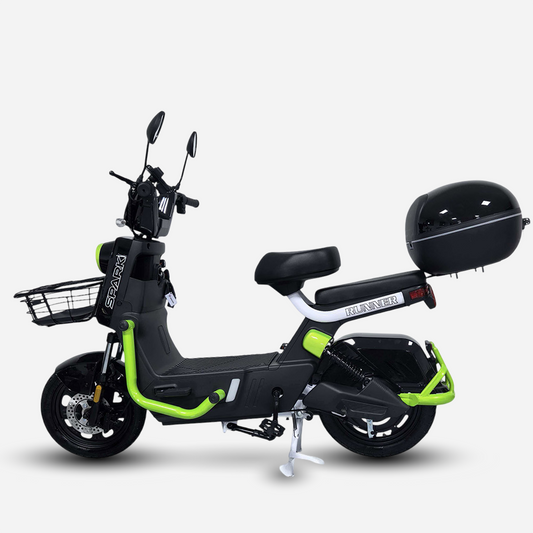 Електровелосипед Spark RUNNER 16" чорно-зелений — вид збоку зліва, кошик та задній кофр