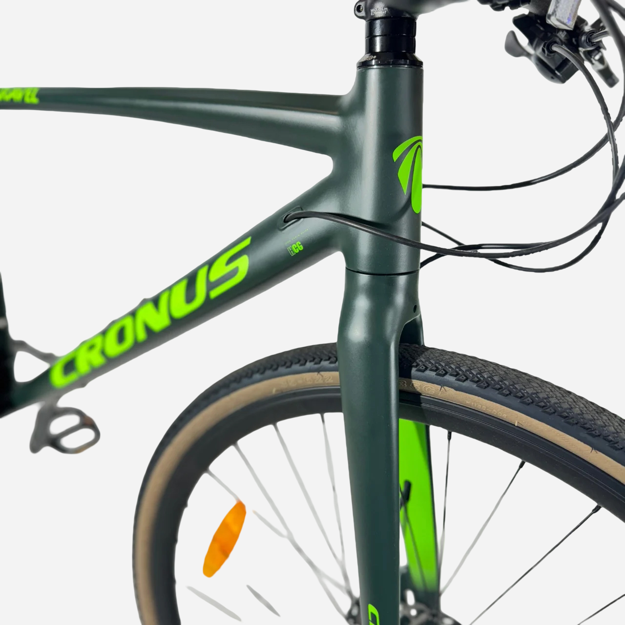 Алюмінієва рама Cronus Gravel 28" 17.5", ригідна вилка та рульова колонка, крупний план