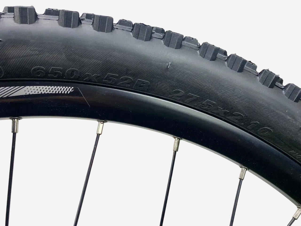 Cronus Ultimatum 27.5" — покришка 650x52B 27.5x2.10 на подвійному алюмінієвому ободі
