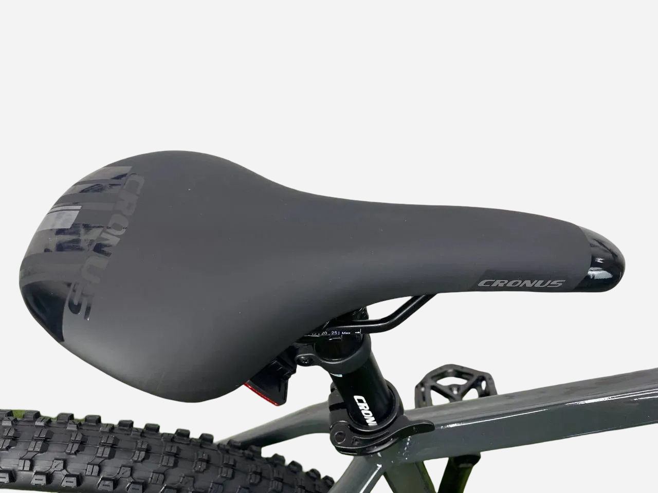 Cronus Ultimatum 27.5" — MTB сідло Cronus з підсідельним штирем