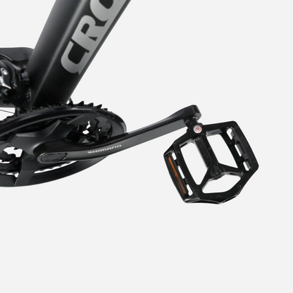 Cronus Warrior 29" — система шатунів Shimano з алюмінієвою педаллю Wellgo та потрійною зірочкою