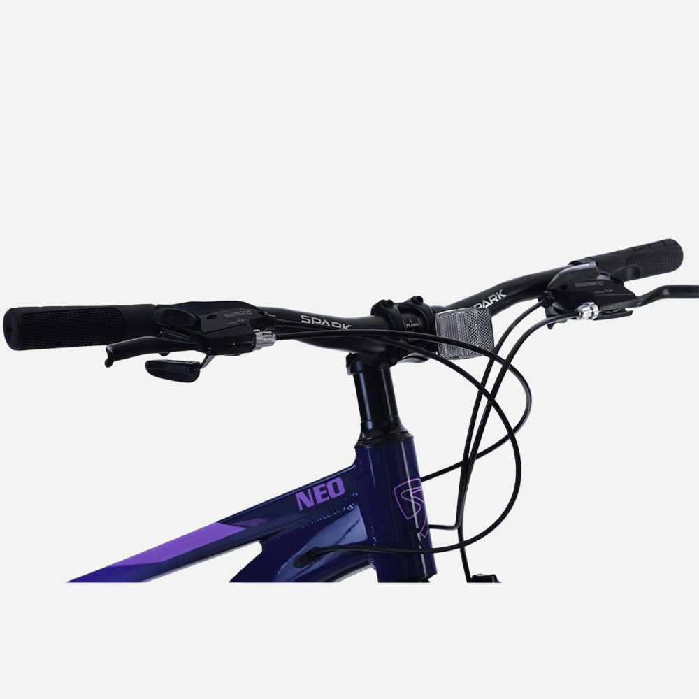Spark NEO 24" — кермо Spark, манетки та гальмівні ручки Shimano EF51, передній світловідбивач