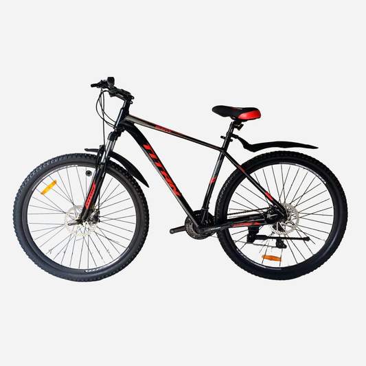Titan Giant 30.5" MTB — вид зліва, чорна рама з червоним написом Titan, дискові гальма, широкі покришки Titan Racing, крила