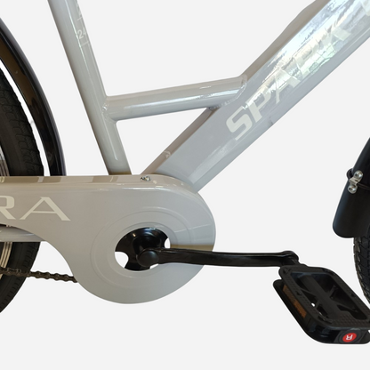 SPARK CITY LIRA 26" — захисний кожух каретки LIRA, ланцюговий привід та пластикова педаль