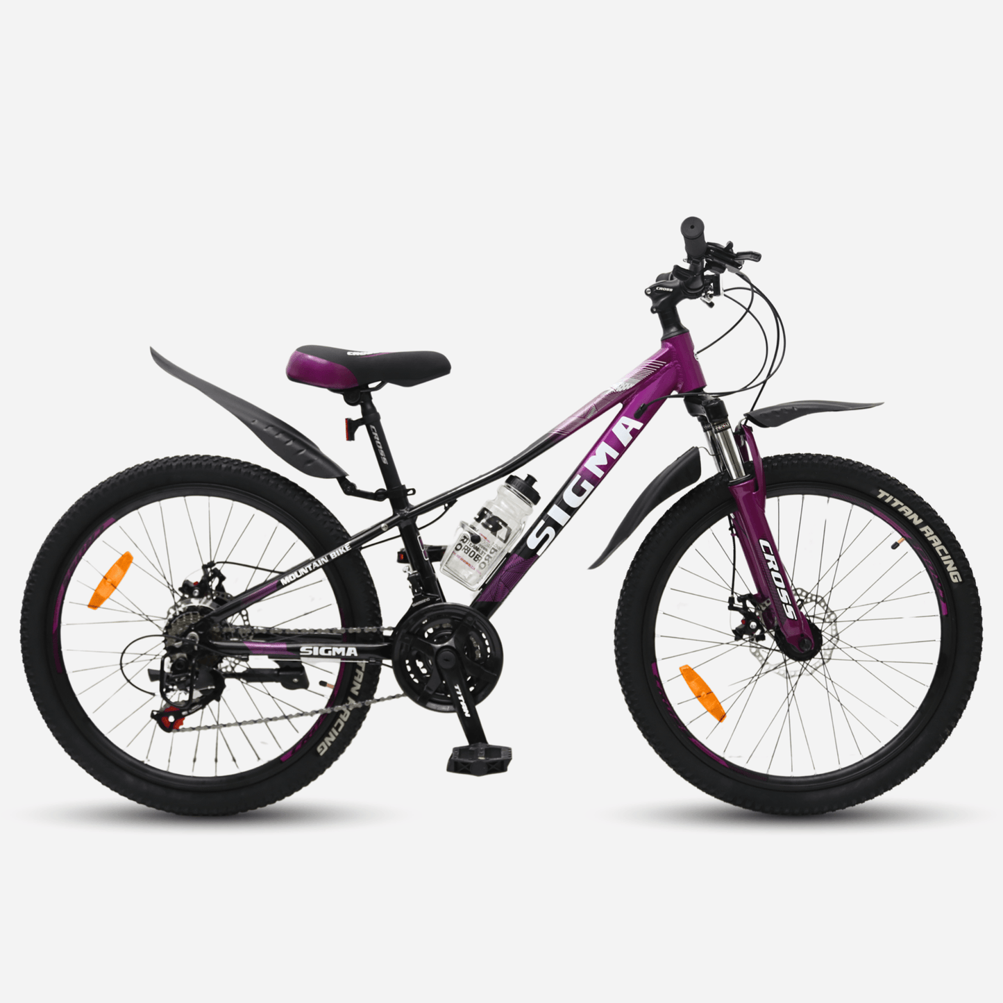 повний вид збоку (другий ракурс): Cross Sigma 2024, покришки Titan Racing, дискові гальма, крила, пляшка для води, пурпурно-чорна рама.